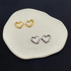 Designerörhängen hjärtformad stud för kvinnor kvinnors smycken med presentförpackning handdbag toppkvalitet för festgåva