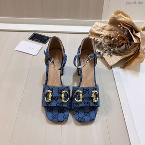 sommar ny sexig hög häl lyx skjutreglage casual klänning sko sandale kontor karriär kvinnor klackar läderfest svart vit damer designer sko chunky sandal glid2024