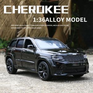 Araba 1:36 Jeep Grand Cherokee Trackhawk SUV oyuncak araba alaşımı geri çekin Mini Araba Model Koleksiyonu Oyuncak Süsleri