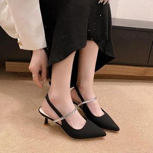 Sandalen High Heels dünne moderne Slip-on Solid Ladies Schuhe zum Verkauf 2024 Qualität Strass flache Frauen