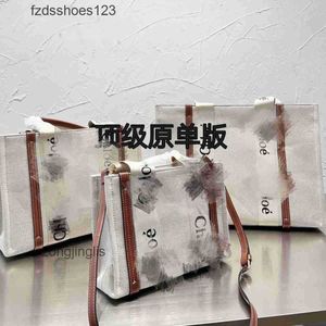 Аромат женщины Little Tote Beauty 2024 Destrags Designer Fashion High Bags New Simple Cloee French Romantic Supe Ckb4