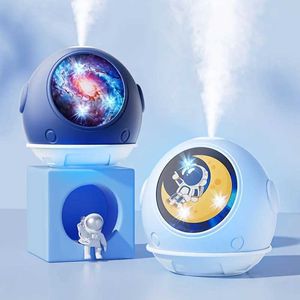 Fuktare Portable Astronaut Sticker Fuidifier med LED -lampor och aromatisk diffusor - USB drivs för rengöring och fuktande luft Y240422