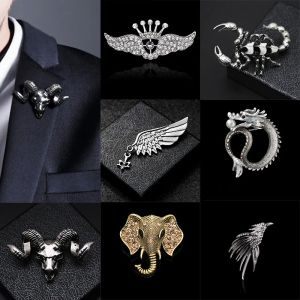 Brooches iRemiel British Style Fashion Retro Brooch Pin for Men Hawk Wing Crown Rudder Elk Owl Leaf Badge Suit Shirt Collar Accessories