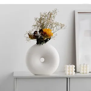 Vasen kreative hohle kreisförmige Vase Einfache Keramikblumentöpfe Schreibtisch Dekoration Künstliche Blumen Dekorative Blumenarrangement
