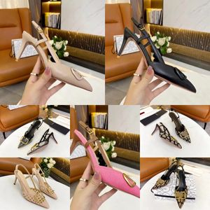 2024 Summer Designer Heel New Rivet High-Heeled Shoes Dress Shoes Women Naken Color Patent Leather Mouth Pointed Toe Stiletto Sexy Party 35-41