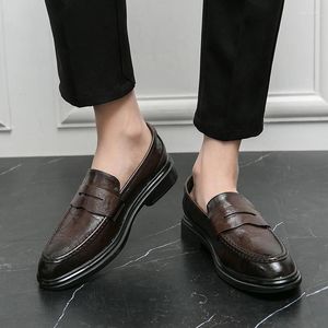 Scarpe casual primaverili in pelle di brevetto 2024 slittamento su mocassini formali mocassini italiano guida maschio nero