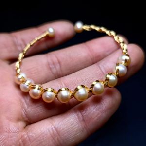 Stränge natürliches Perlenarmband 14K Gold gefülltes Design handgefertigt winkelnd Frauen Open Armreif Nische Luxusschmuck für Freundin