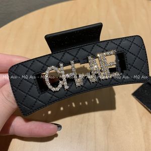 All kinds of luxury brands large grab clip advanced sense Y2K small fragrance super flash rhinestone temperament alphabet headdress shark clip &CELI