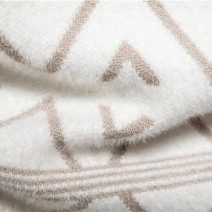 Herrtröjor män långärmad tröja geometrisk mönster stickad mjuk varm o-hals tröja för höstvintermode