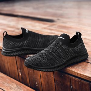 Herrkvinnor som kör tennis sport casual skor kvinnor slip-på strump sneakers vandring promenad skor anti slip gai trendings sommar män strumpor män sportsko aa0112