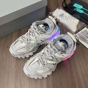 Designer Casual Scarpe Track LED 3 3.0 Paris Men Women Triple S Sneakers Nero Bianco Grigio Orange Red Tess.S.Gomma Platform Platform Sneaker Sneaker Stampato da uomo Allenatori da uomo