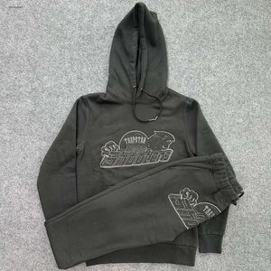 Mens Trapstar Tracksuits 뜨거운 판매 트렌디 트랩 스타 타이거 헤드 레터 서한 수마 자수 브러시드 까마귀와 바지 세트 교차 국경