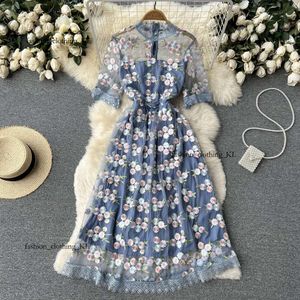 Sukienki designerskie Summer LouiseviutionBag haft top kwiatowy sukienkę Kobiety długi rękaw Loveshackfancy Niebieski elegancki wakacyjny impreza panie midi vestidos 184