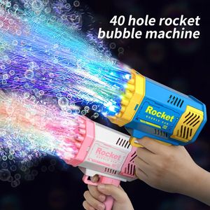 40 Loch Light Space Handheld Bubble Machine Water Wasgeträndes Blasenpistole für Hochzeits Urlaub Geburtstag Outdoor Outing Party 240422