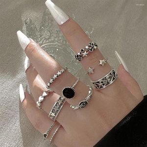 Küme halkaları Avrupa ve Amerika Vintage Ring 10 PCS/Set Punk Kişilik Aşk Kalp Yıldızı Güneş Ayı Siyah Kristal Kadın Mücevherleri