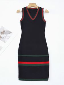 V Hals schwarzer Streifen Strick Kleider Kleider lässig Slim einfache Mode koreanische Frauen ärmellose Kleid sexy Vestidos Kleidung 240419