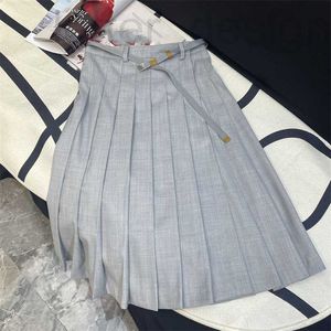 Skirts designer 2024 Spring/Summer Stylish and Versatile Style Simple Matching with Metal Belt and pleated Half skirt 0HOW