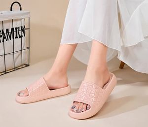 Designer Slippers Women Women Summer Outdoor Slides Sandals Tamanho 36-41 Cor 51