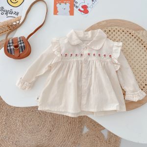 T-shirts 2022 Autumn Girls Floral broderi skjortor Småbarn Kids Baby Girl Clothes Korean Ruffle Baby Girl Bluses Long Sleeve Cotton Top