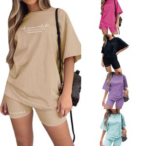 Kadın Leisure Sports 2 Parçalı Set Yaz Gevşek Kısa Kollu Mektup Baskılı T-Shirt Sıkı Capris Şort Kıyafetleri 240420