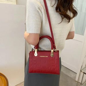 Abendtaschen Frauen Trend Handtaschen Einfacher geflochtener Griff Designer Luxus Crossbody Female Totes Schulter für Frauen 2024