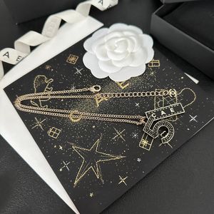 Роскошное золотоогласованное ожерелье дизайнер бренд Новое цифровое писем для дизайна дизайна Leatch Tag, разработанное для модного модного женского ожерелья с изысканными подарками коробки