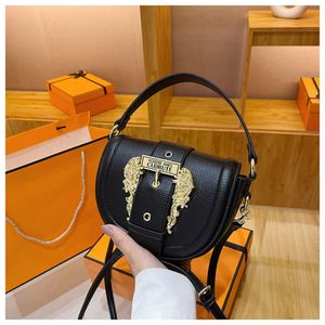 Pacchetti da donna a sella rotonda 2024 Nuova borsa Minimalista Texture versatile una borsa per borse a spalle