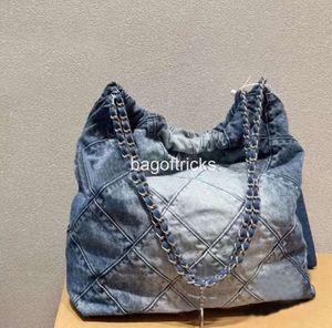 Kosmetiktaschen Koffer Luxusmarke CC Denim Schulter klassische Jean Shopping Taschen 22 Tasche mit Geldbörsen in Silver Chain Hardware 2024 Neue lässige Handtaschen