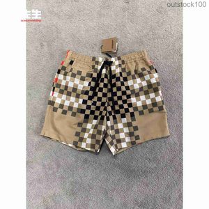 Trajes de Buurberlyes de ponta para homens homens novos shorts shorts shorts shorts de praia sênior de marca quadriculada shorts de designer de verão casual