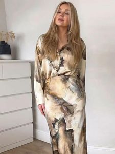 Arbetsklänningar kvinnor elegant tie-dye set chic lapel långärmad chiffongskjorta kostym vård lady hög midja smal midi kjol street kläder 2024