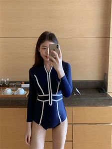 Yeni Kore versiyonu dalış elbisesi, kadın seksi güneş koruması, uzun kollu küçük göğüs tek parça mayo, kadın şnorkel ve sörf denizanası takım elbise