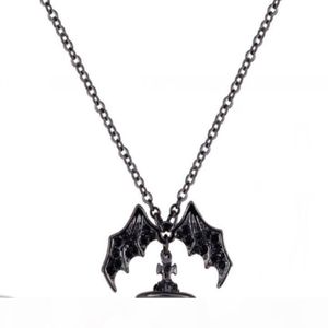 Drottning Moder Demon Evil Titanium Black Wings Diamond Saturn Necklace Super Cool Punk Bat235e