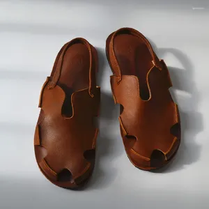Сандалии Биркуир закрытые носки для мужчин и женщин сшивают роскошные низкие каблуки.