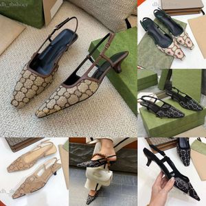 Wy lyxig slingback sandaler mode kvinnor klänning skor sexiga klackar designer svarta kristaller glittrande bakspännen sexig kattunge klack bröllopskor