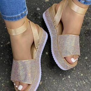 Kadın Sandalet Moda Rhinestone Kama Sandalet Bayanlar Yaz Yüksek Topuklu Platform Ayakkabı Açık Açık Ayak Parmağı Sıradan Sandalet 240411