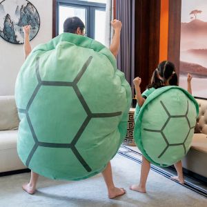 Dockor Creative 60cm Wearable Turtle Shell Plush Cillow Stuffed Soft Turtle Shell fylld Animal Costume Plush Dress Up Pad Fun Toy