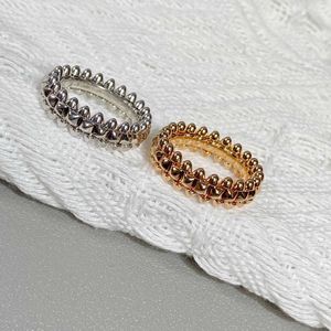 Designer de marca de luxo de primeira classe, anel de cabeça de bala de prata pura com o anel da cabeça de prata com 18k Ring Rivet Ring Ring Precision High Edition