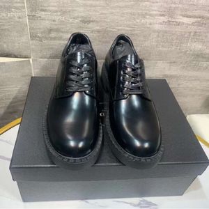 P Family Triangle Edition Men's Internet Celebrity Same Versatile Casual Derby Shoes Heels, Thick Soles, and Elevated Leather