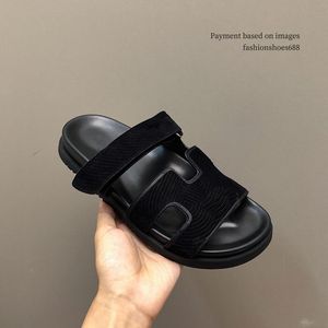 Sommarn nya tofflor 2024 High End Luxury Designer Par Sandaler Beach Shoes Outdoor Leisure Tourism Sandaler tofflor Mensskor Kvinnor STORES 35-45 +BOX