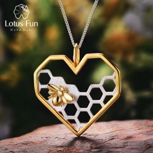 Wisiorki lotos zabawa prawdziwa 925 srebrna srebrna biżuteria Honeycomb Home Guard 18K Gold Bee Love Heart Bez łańcucha dla kobiet