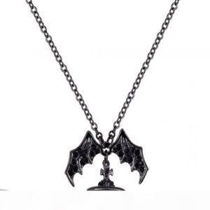 Drottning Mor Demon Evil Titanium Black Wings Diamond Saturn Necklace Super Cool Punk Bat251V