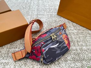 Kvinnor designer hobos axel midjepåsar kvalitet lyxiga handväskor designers bum väska crossbody läder blomma bröstväska män brun plånbok kvinna mens