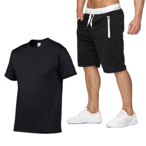 Bawełniane męskie zestawy Tshirt mody swobodne szorty plażowe dla mężczyzn letnie harajuku męskie topy streetowe ubrania 240415