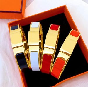 Pulseira de ouro de designer Bracelete clic homem jóias clássicas titânio cor aço inoxidável Selecionar alta qualidade não desbotamento unisex presente feminino pulseiras prateadas pulseira de prata