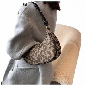 宮川ctrastカラーバッグ女性2023新しいfi leopard underarm bag single shoulder ofdique straddleハンドバッグ＃＃