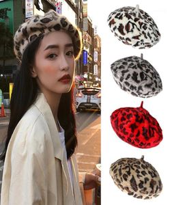 Berets French Style Fashion Leopard Print Beret Winter Hair Hair Женская винтажная мягкая шапочка16340066