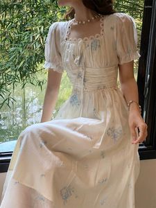 Sukienki imprezowe niebieskie haftowane fragmentaryczne kwiat biały sukienka żeńska letnia przerwa francuska kwadratowa szyja nieśmiertelna qi super