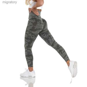 Damskie dresy nvgtn - damskie bezproblemowe kamuflaż Legginsy Yoga Spodnie rozciąganie fitness gym nylon fioletowy czerwony YQ240422