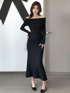 Casual Dresses Insdoit Off-Shoulder Dress Women's Autumn 2024 Elegant Slim Fit Waist-Controlled Slimming Long Sleeve Narrow