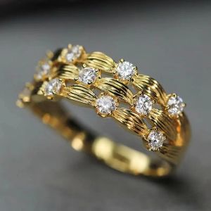Bandas Huitan 2023 Women Wedding Rings Color Gold Sparkling Cubic Zirconia